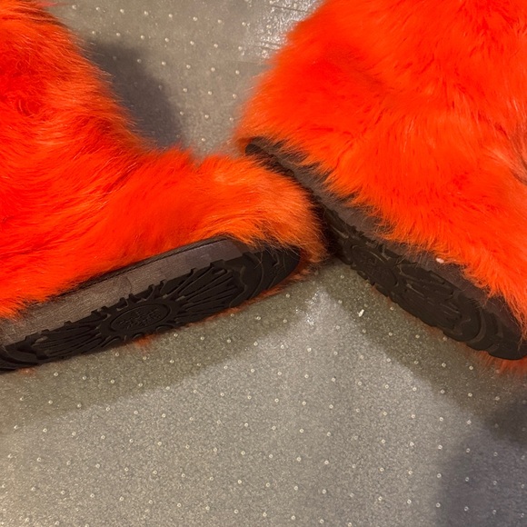 Fluffy fun fur boots - Picture 3 of 4